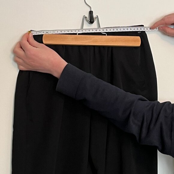 Mountain Equipment Co-Op. Outdoor Pants. Black. Size Medium. Mens. - Picture 4 of 9